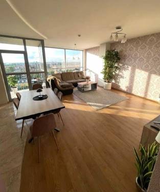 Квартира  Parduodamas 3 kambarių butas su jam priklausanči - NT.ROLTAX.LT